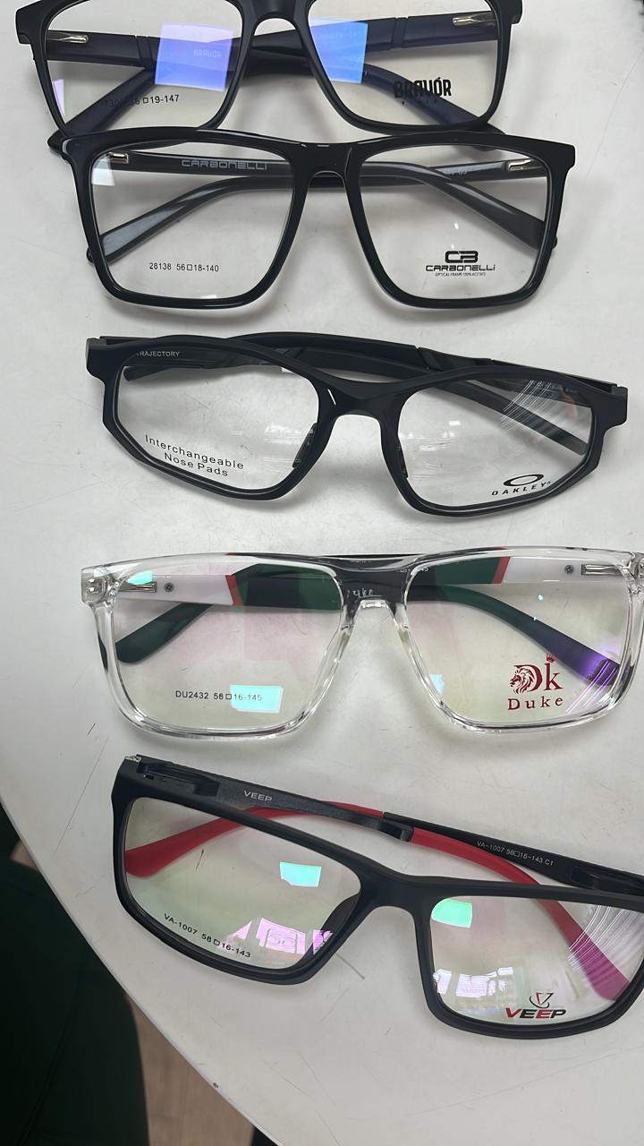Armazones Oakley, Carbonelli, Bravor, Duke y VEEP