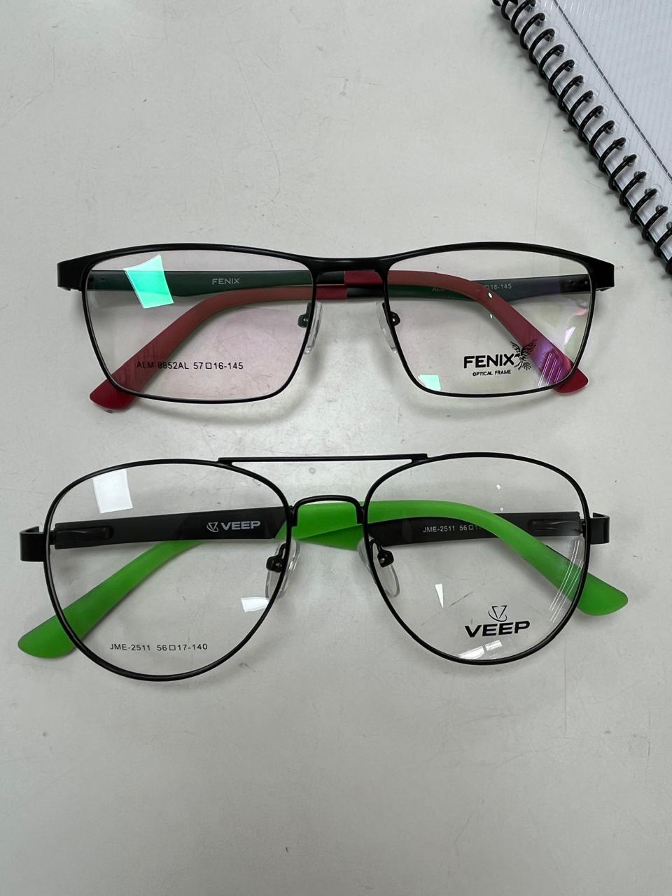 Armazones Fenix y VEEP con patillas verdes